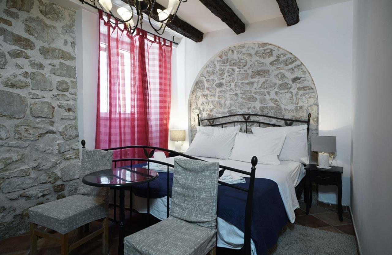 Heritage Residence In Center With Pool- Apartments Vodice Camera foto